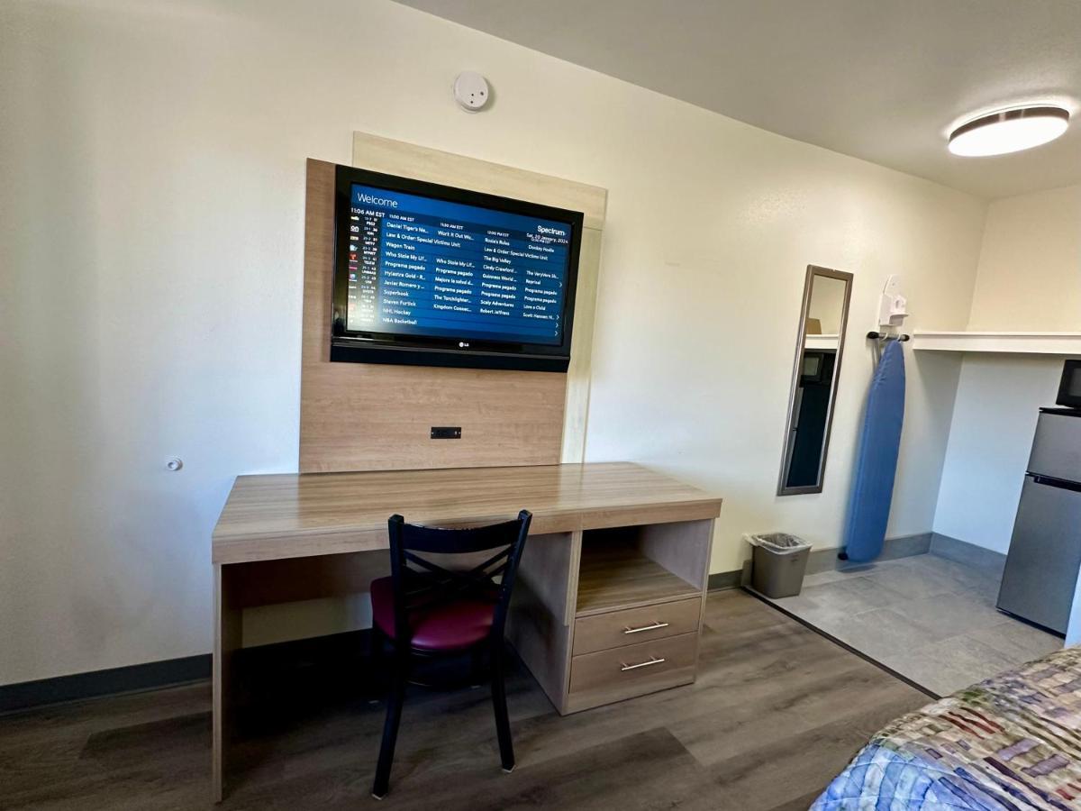 Royal Inn And Suites Charlotte Airport ภายนอก รูปภาพ