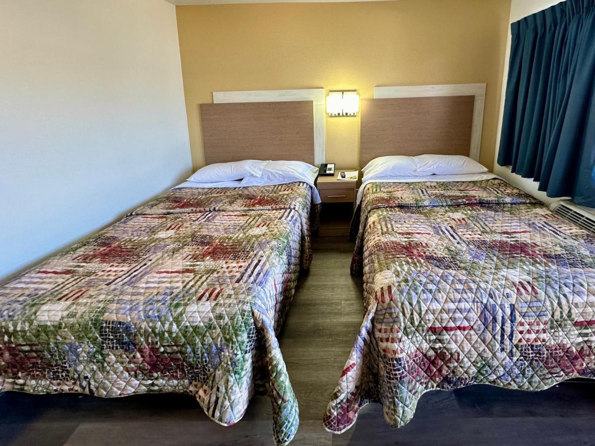 Royal Inn And Suites Charlotte Airport ภายนอก รูปภาพ