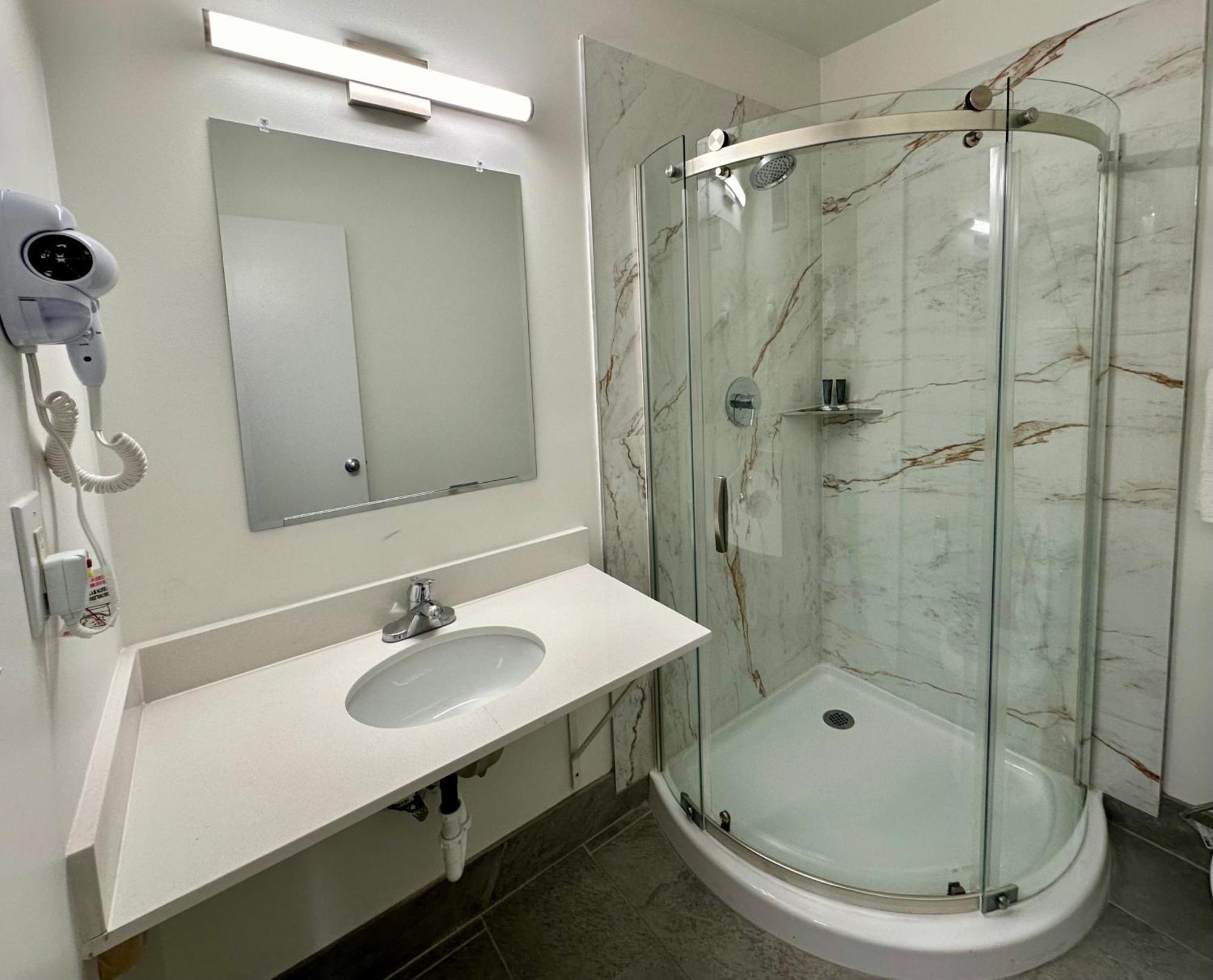 Royal Inn And Suites Charlotte Airport ภายนอก รูปภาพ