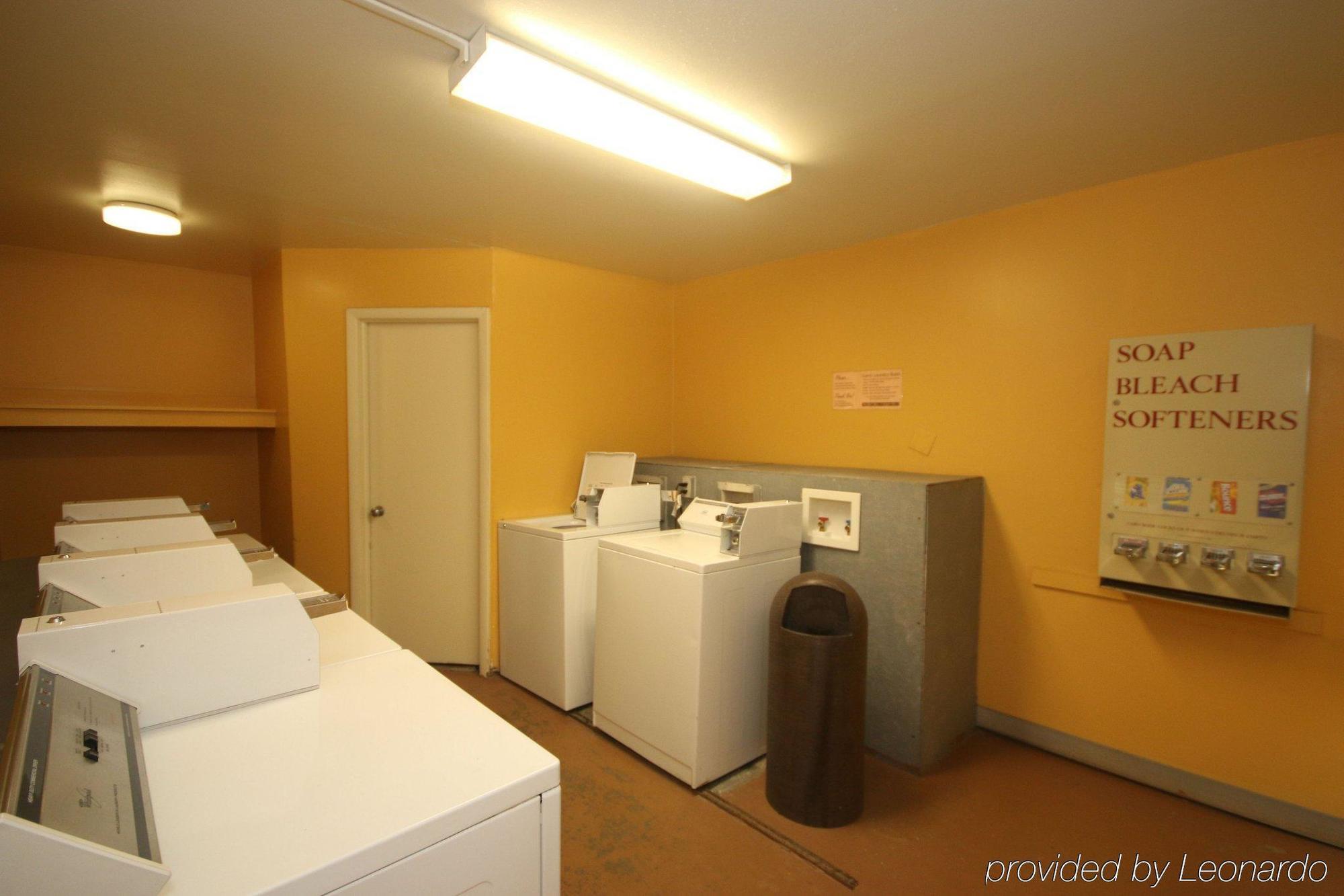 Royal Inn And Suites Charlotte Airport ภายนอก รูปภาพ