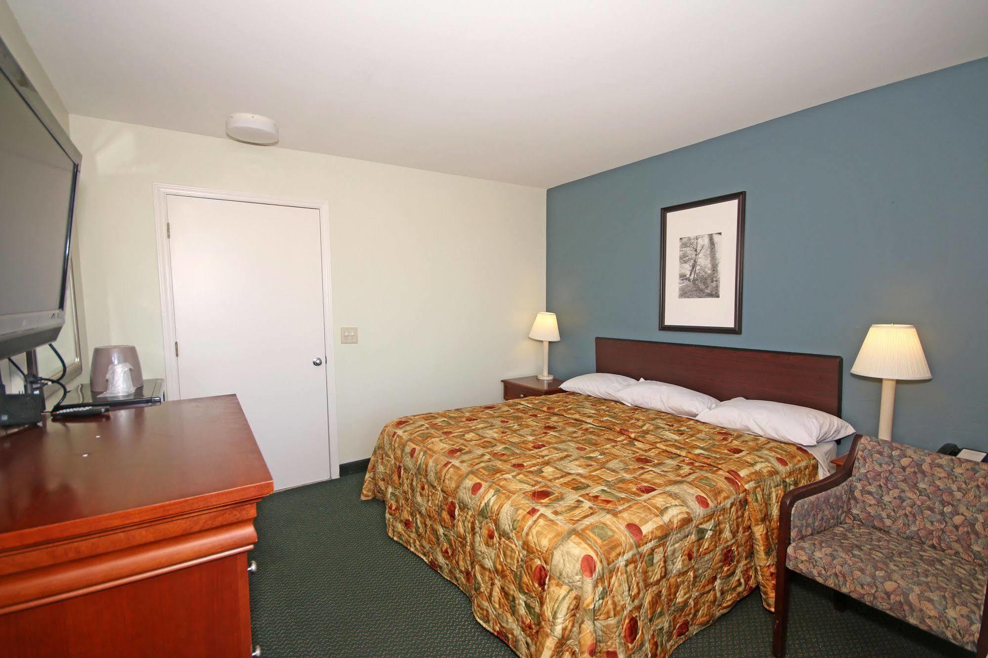 Royal Inn And Suites Charlotte Airport ภายนอก รูปภาพ