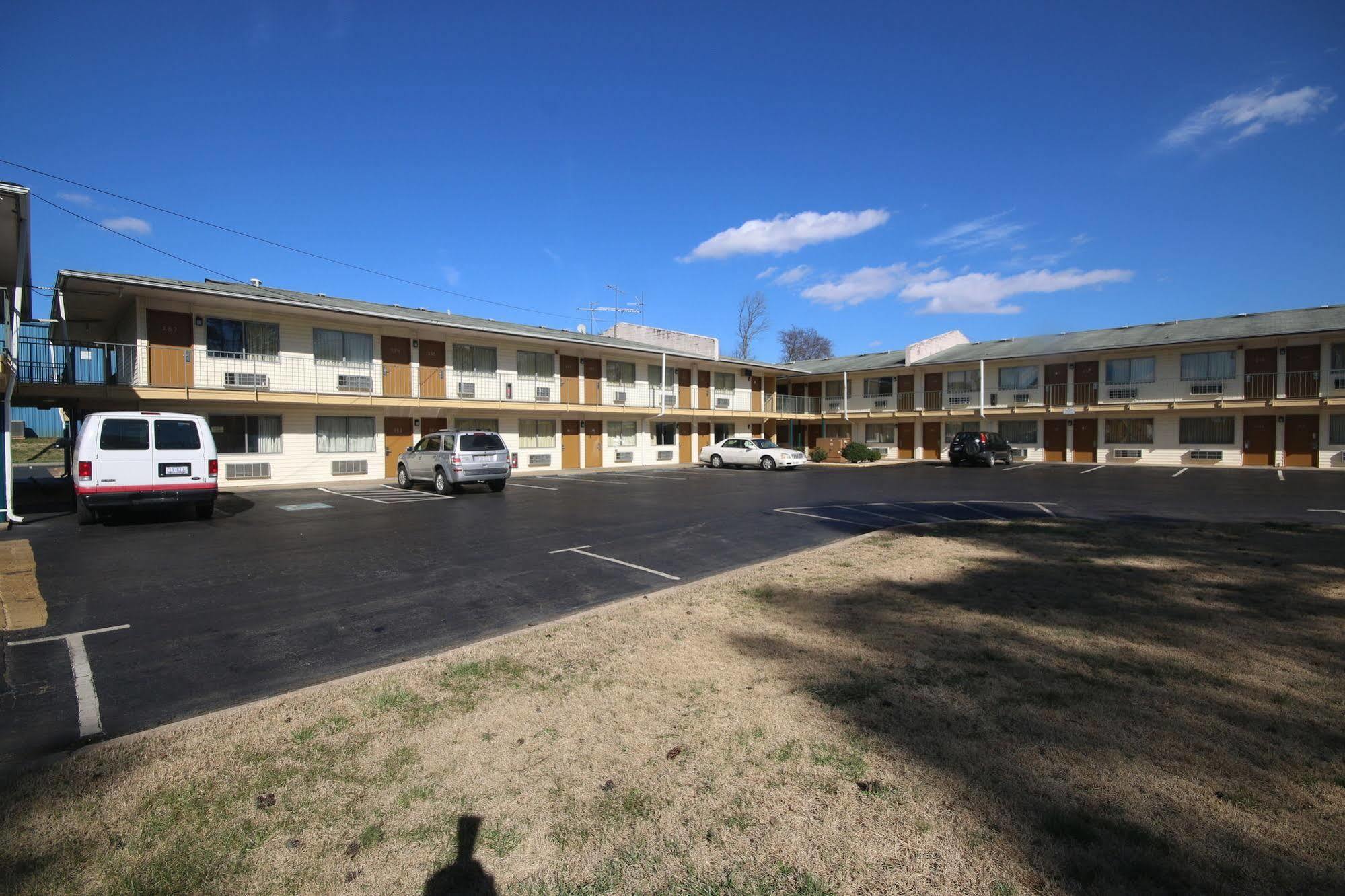 Royal Inn And Suites Charlotte Airport ภายนอก รูปภาพ