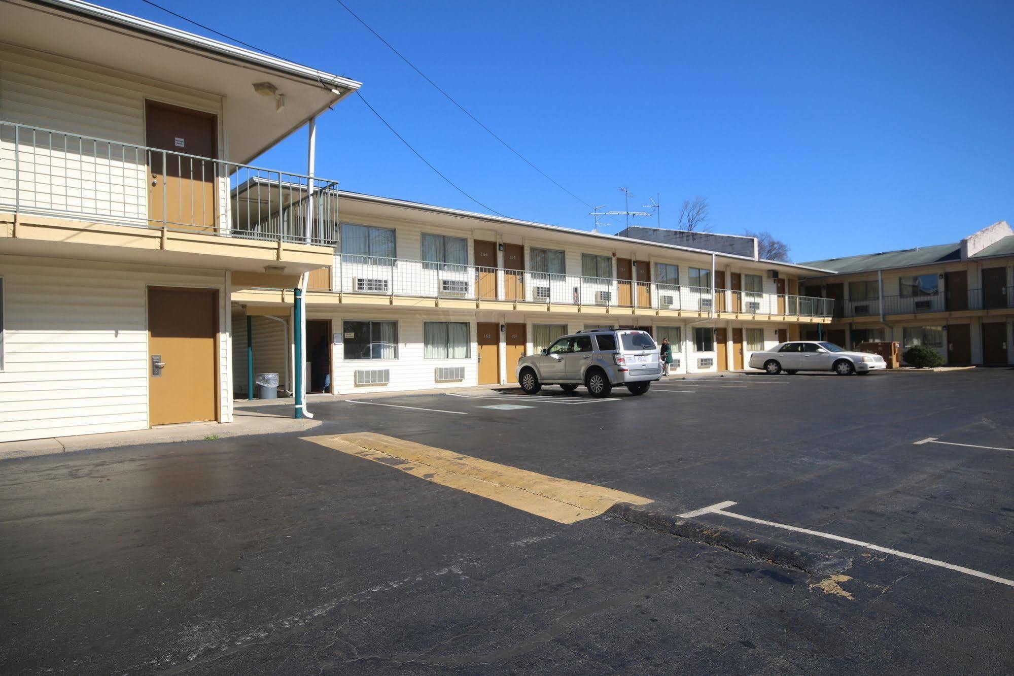 Royal Inn And Suites Charlotte Airport ภายนอก รูปภาพ