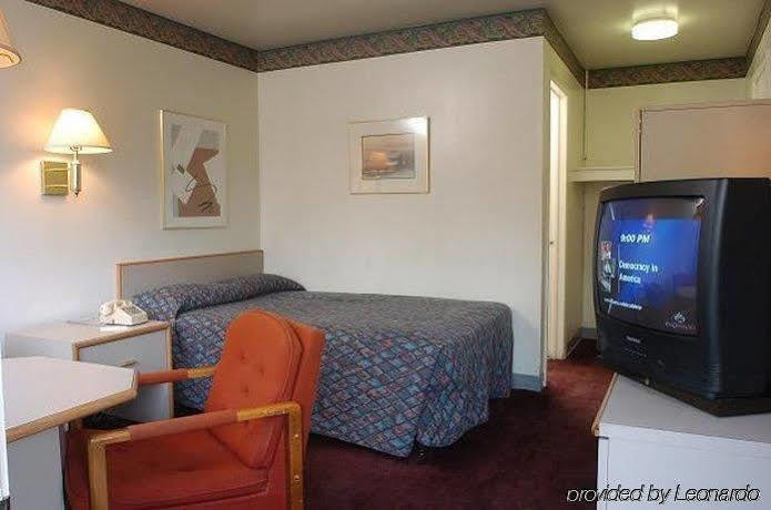 Royal Inn And Suites Charlotte Airport ภายนอก รูปภาพ
