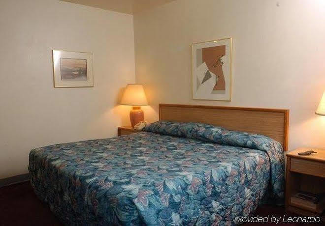 Royal Inn And Suites Charlotte Airport ภายนอก รูปภาพ